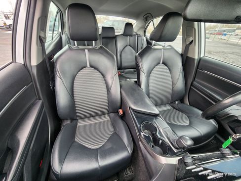 Used 2020 Toyota Camry SE image 4