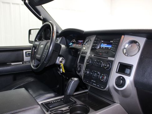 Used 2017 Ford Expedition XLT w/ Equipment Group 201A AWD/4WD image 35