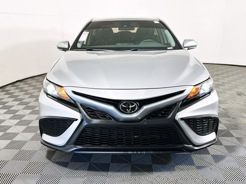 Used 2023 Toyota Camry SE image 8