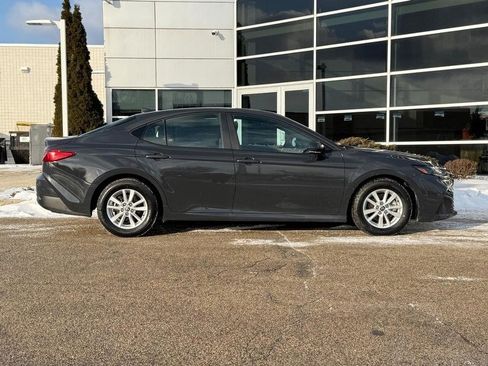 Used 2025 Toyota Camry LE image 2