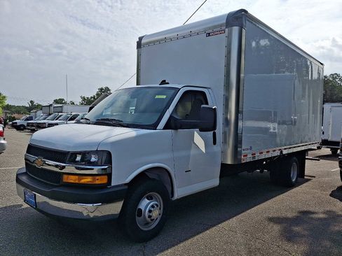 New 2024 Chevrolet Express 3500 w/ Power Convenience Package image 3