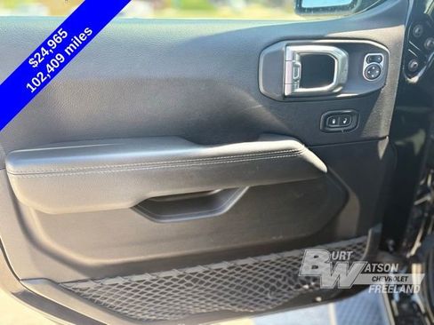 Used 2021 Jeep Wrangler Unlimited Sahara AWD/4WD image 12