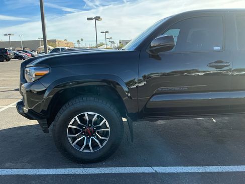 Used 2023 Toyota Tacoma TRD Sport image 25