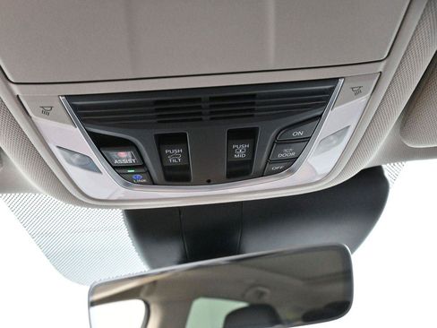 Used 2024 Acura RDX SH-AWD w/ Technology Package image 29