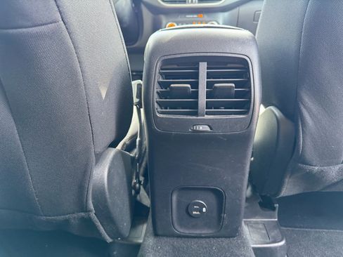 Used 2020 Ford Escape SE image 15