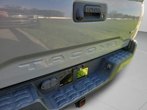 Used 2020 Toyota Tacoma TRD Sport RWD image 23