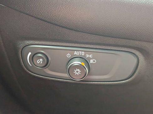 Used 2022 Chevrolet Equinox LT FWD image 28