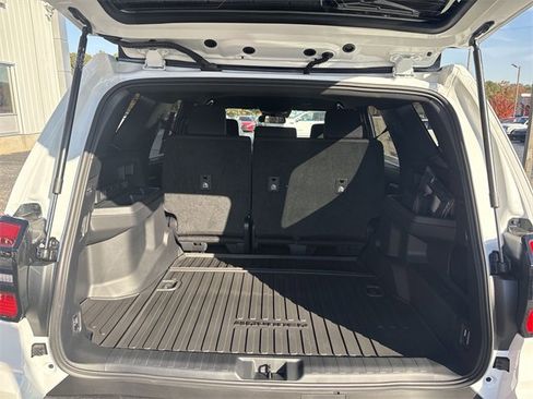 New 2025 Toyota 4Runner SR5 image 25