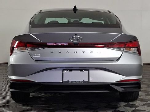 Used 2023 Hyundai Elantra SEL w/ Convenience Package FWD image 8