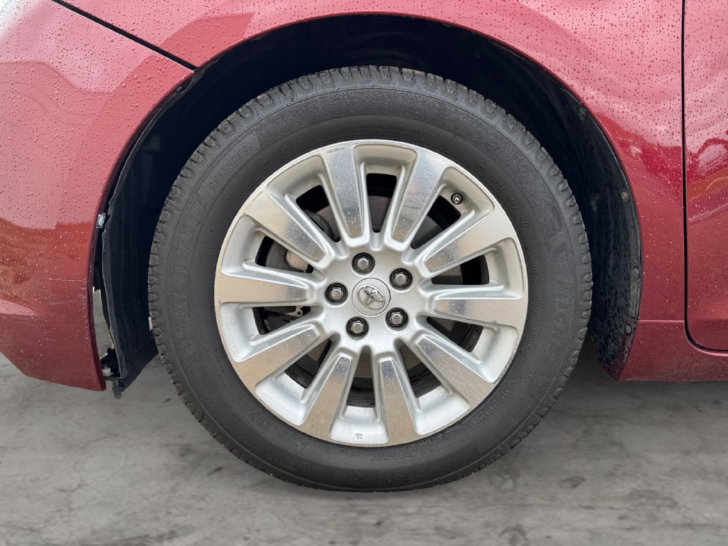 Used 2015 Toyota Sienna Limited Premium w/ Advanced Technology Package FWD image 9