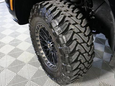 Used 2026 Chevrolet Tahoe Z71 w/ Comfort Package image 47