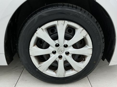 Used 2021 Toyota Corolla LE FWD image 45