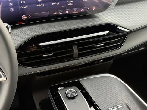 New 2027 Buick Enclave Preferred w/ Power Package FWD image 30