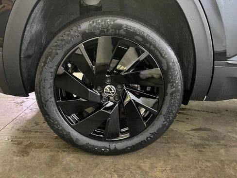 New 2026 Volkswagen Atlas SE image 28