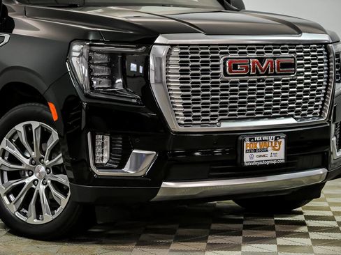 Used 2023 GMC Yukon XL Denali AWD/4WD image 2