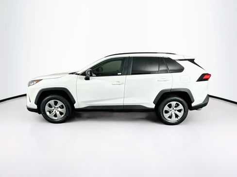 Used 2021 Toyota RAV4 LE FWD image 4
