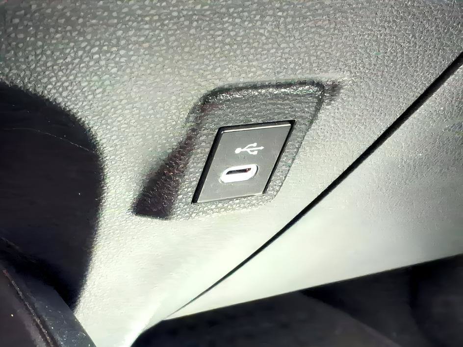 Used 2024 Toyota Corolla LE FWD image 18