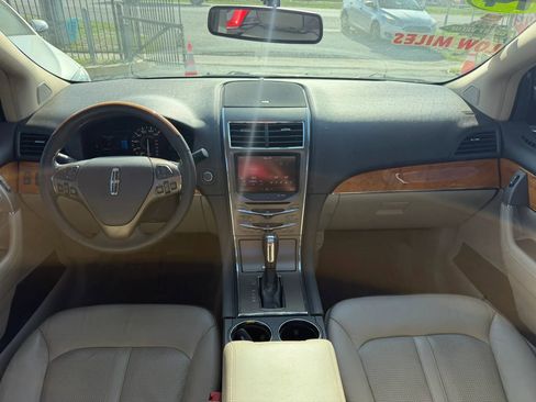 Used 2014 Lincoln MKX FWD w/ Equipment Group 102A image 7