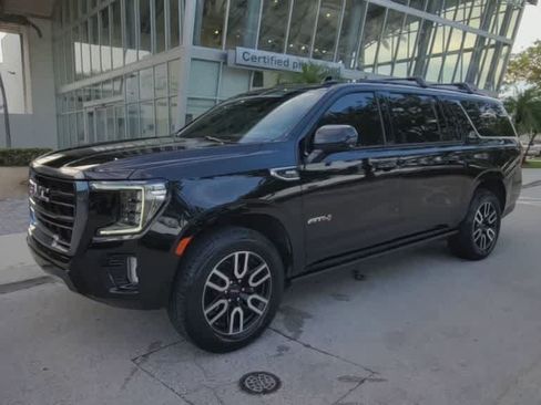 Used 2023 GMC Yukon XL AT4 w/ AT4 Premium Package AWD/4WD image 4