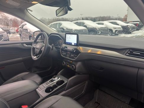 Used 2022 Ford Escape Titanium w/ Class II Trailer Tow Package image 30