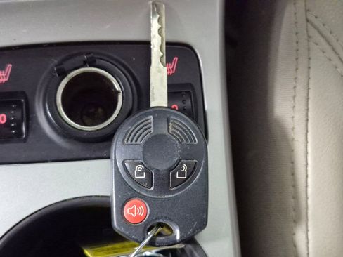 Used 2013 Ford Escape SEL image 25