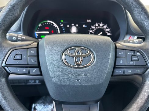 Certified 2026 Toyota Sienna LE FWD image 30