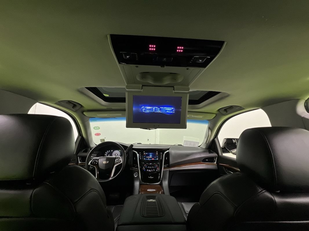 Used 2018 Cadillac Escalade Luxury AWD/4WD image 27