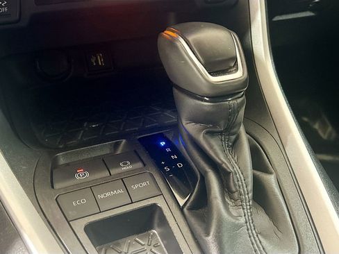 Used 2023 Toyota RAV4 XLE Premium image 14