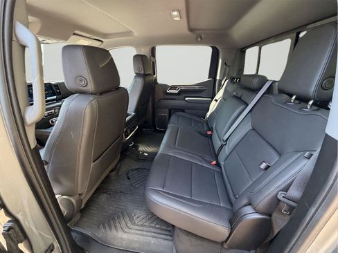 Used 2023 Chevrolet Silverado 1500 LTZ AWD/4WD image 29