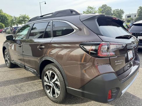 Used 2022 Subaru Outback Limited AWD/4WD image 7