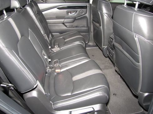 Certified 2025 Honda Pilot EX-L image 17