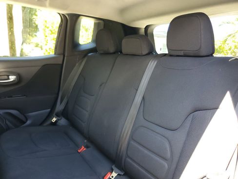 Used 2020 Jeep Renegade Latitude image 13