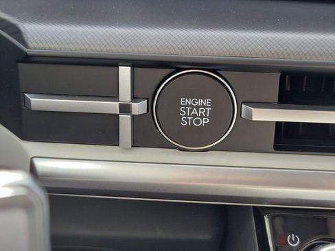 New 2026 Hyundai Santa Fe SE image 9