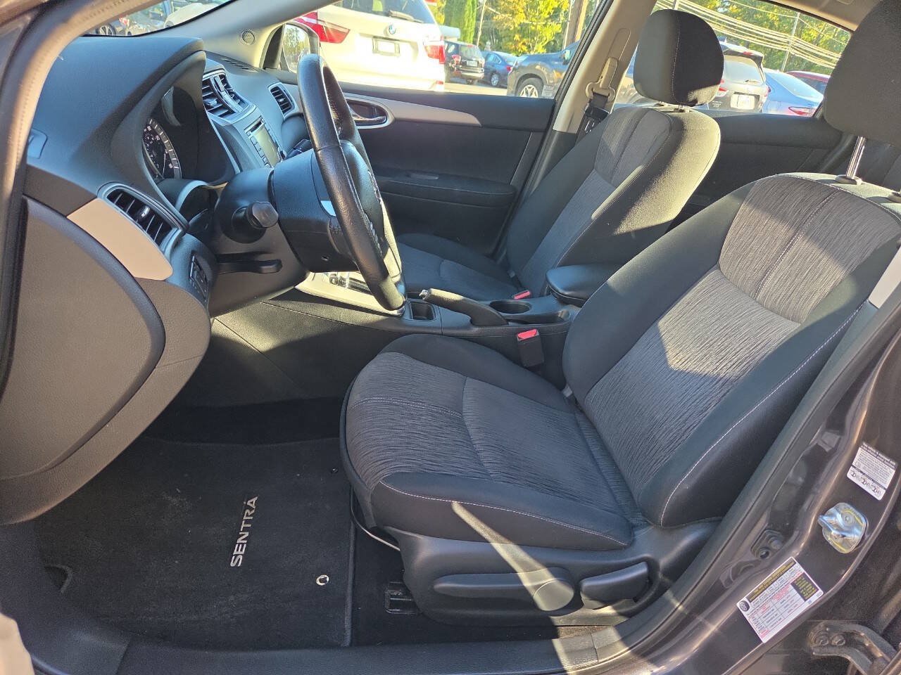 Used 2015 Nissan Sentra SV FWD image 14