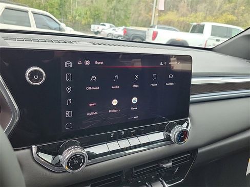 New 2025 GMC Canyon Elevation w/ Technology Package image 20