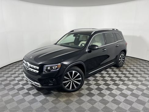 Certified 2023 Mercedes-Benz GLB 250 image 1