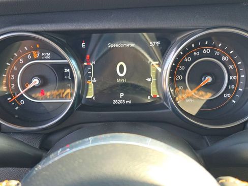 Used 2022 Jeep Gladiator Overland image 15