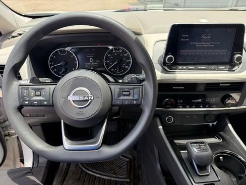 Certified 2023 Nissan Rogue SV image 9