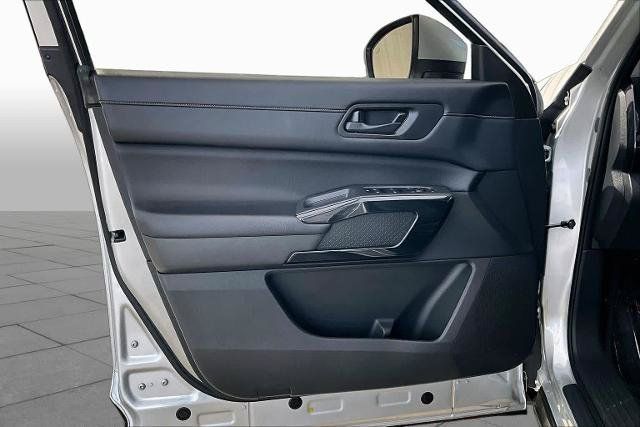 Certified 2024 Nissan Pathfinder SV FWD image 21