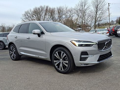 Certified 2023 Volvo XC60 B5 Plus w/ Climate Package image 1