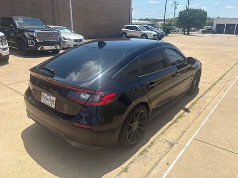 Used 2022 Honda Civic EX-L image 3