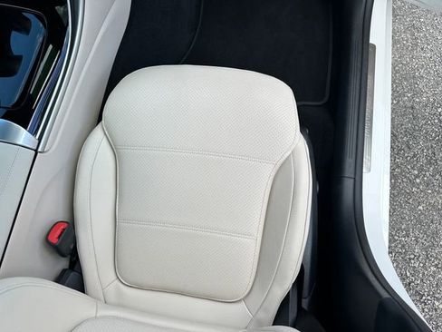 Used 2025 Mercedes-Benz C 300 Sedan image 36