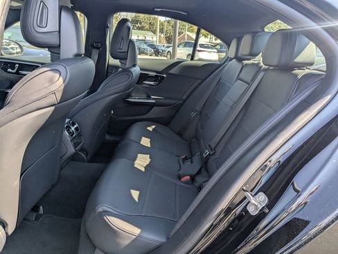 Used 2025 Mercedes-Benz C 300 Sedan image 15