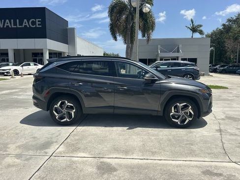 Used 2022 Hyundai Tucson Limited AWD/4WD image 5