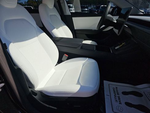 Used 2025 Tesla Model 3 Long Range image 13