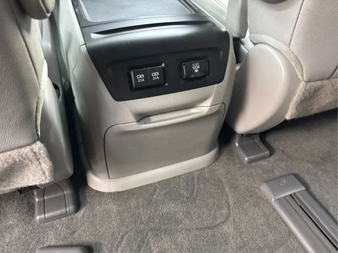 Used 2018 Toyota Sienna XLE w/ XLE Navigation Package AWD/4WD image 27