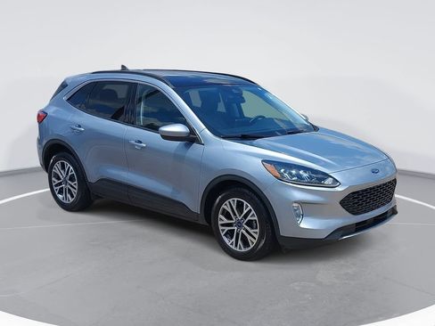 Used 2022 Ford Escape SEL w/ Technology Package FWD image 3