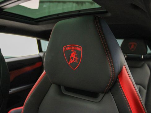 Used 2025 Lamborghini Urus SE image 22