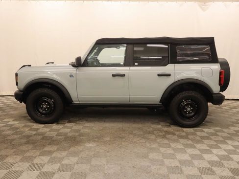 Used 2022 Ford Bronco Black Diamond AWD/4WD image 2