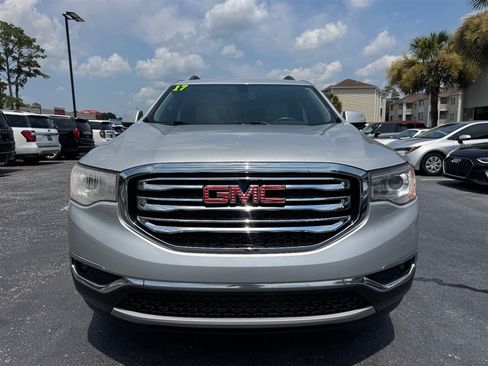 Used 2017 GMC Acadia SLT FWD image 3